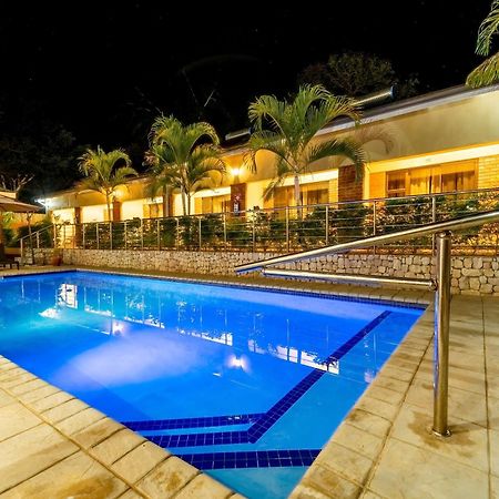 The Shrub Lodge วิกตอเรียฟอลส์ ภายนอก รูปภาพ