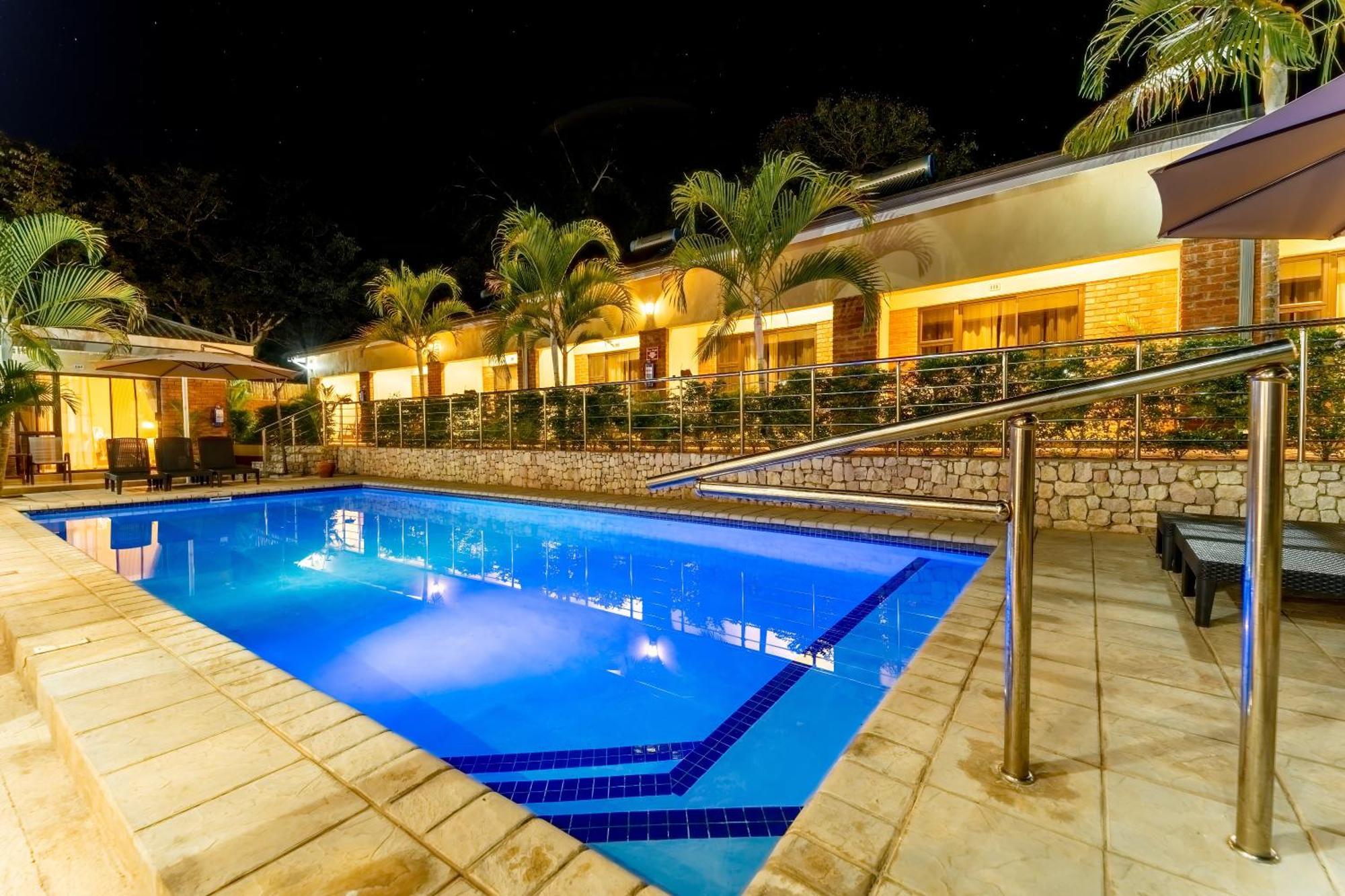 The Shrub Lodge วิกตอเรียฟอลส์ ภายนอก รูปภาพ