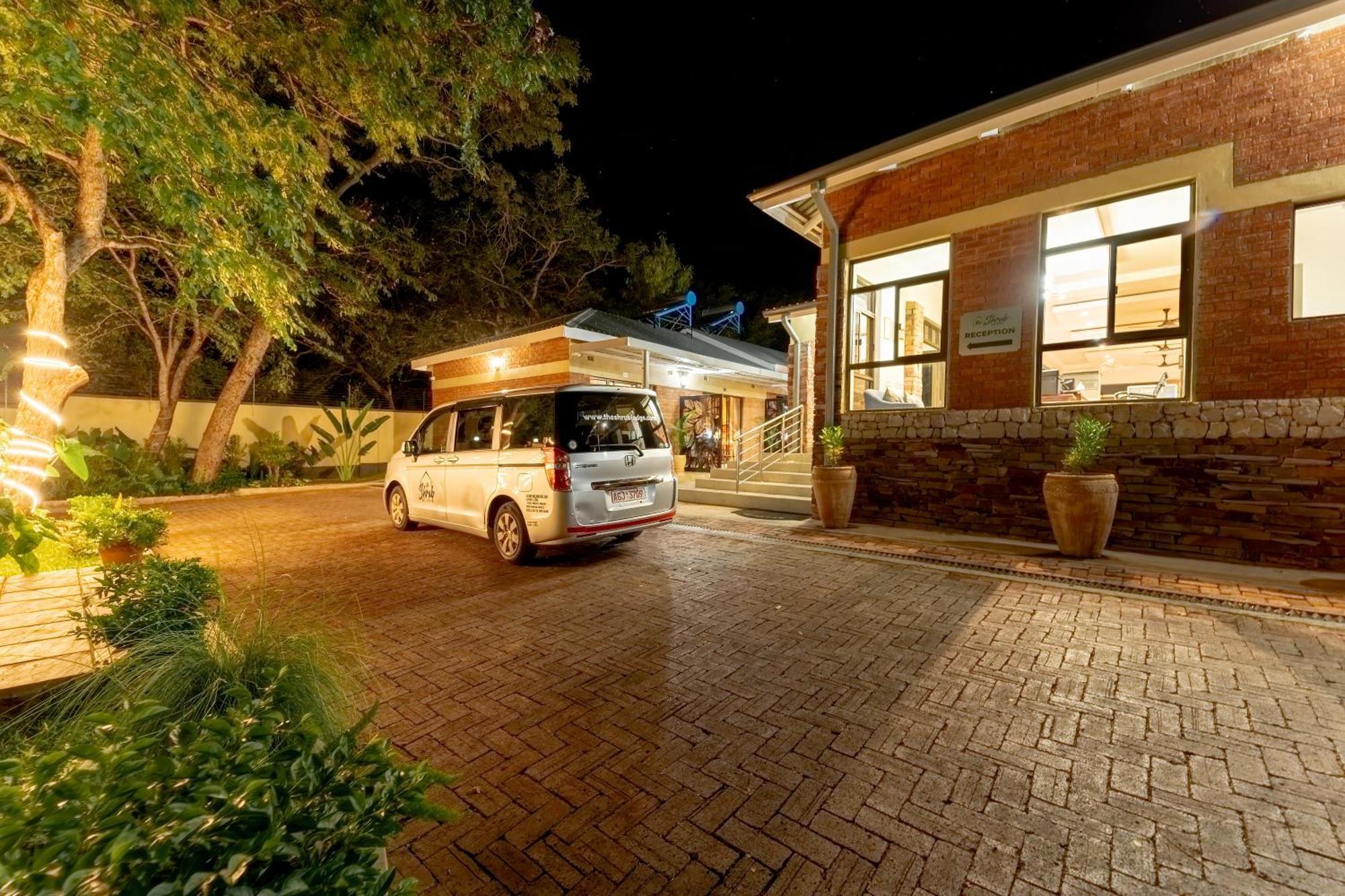The Shrub Lodge วิกตอเรียฟอลส์ ภายนอก รูปภาพ